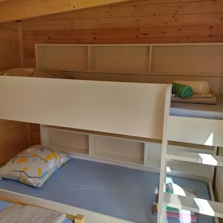 Robinson Accommodate & Camping Places Maslina